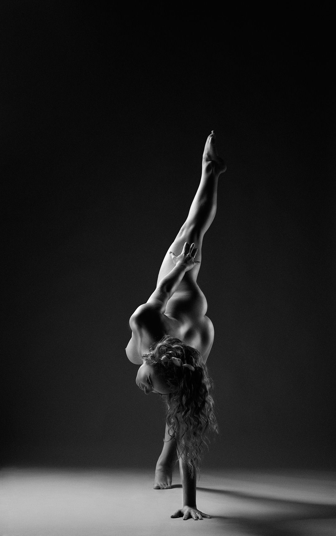 fotos de danza al desnudo en Madrid, artdance y estudio, bailarinas haciendo arte desnudo