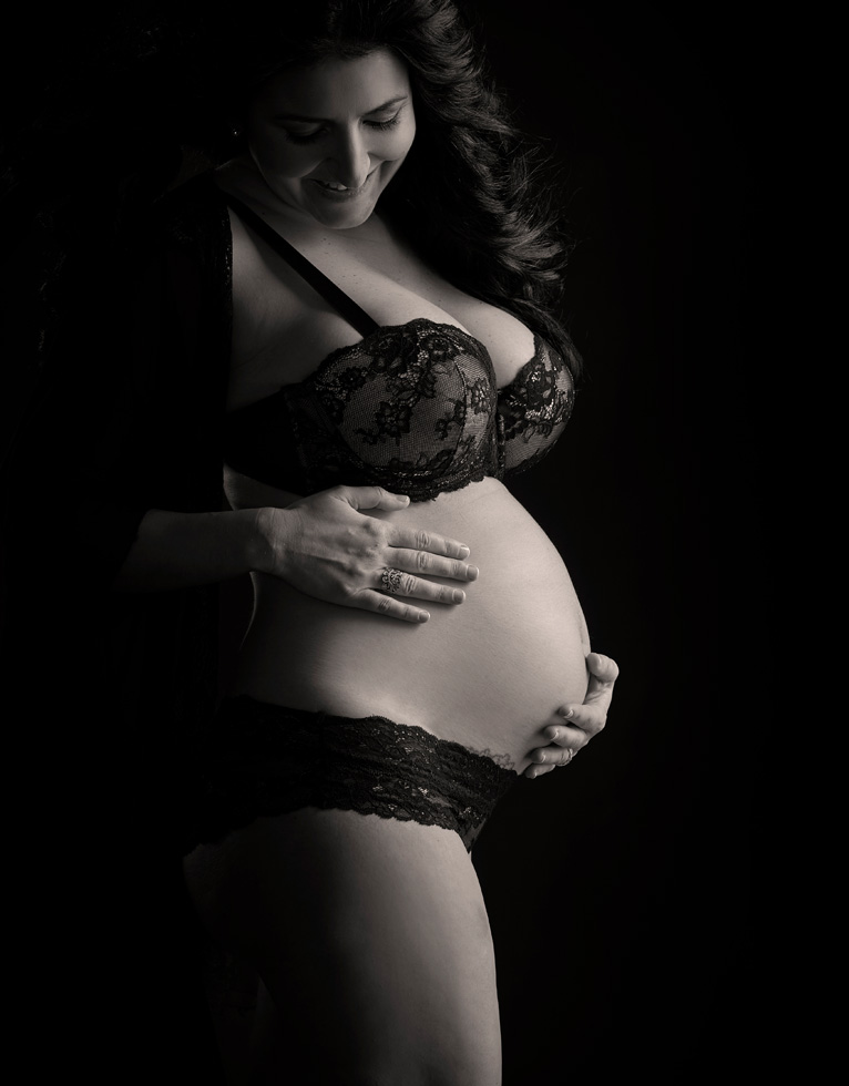 quiero unas fotos de embarazada en blanco y negro