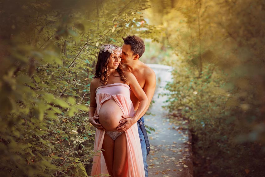 imágenes de embarazada en exteriores con pareja madrid