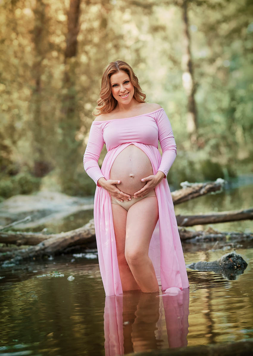 fotos bonitas de embarazada profesional en la naturaleza